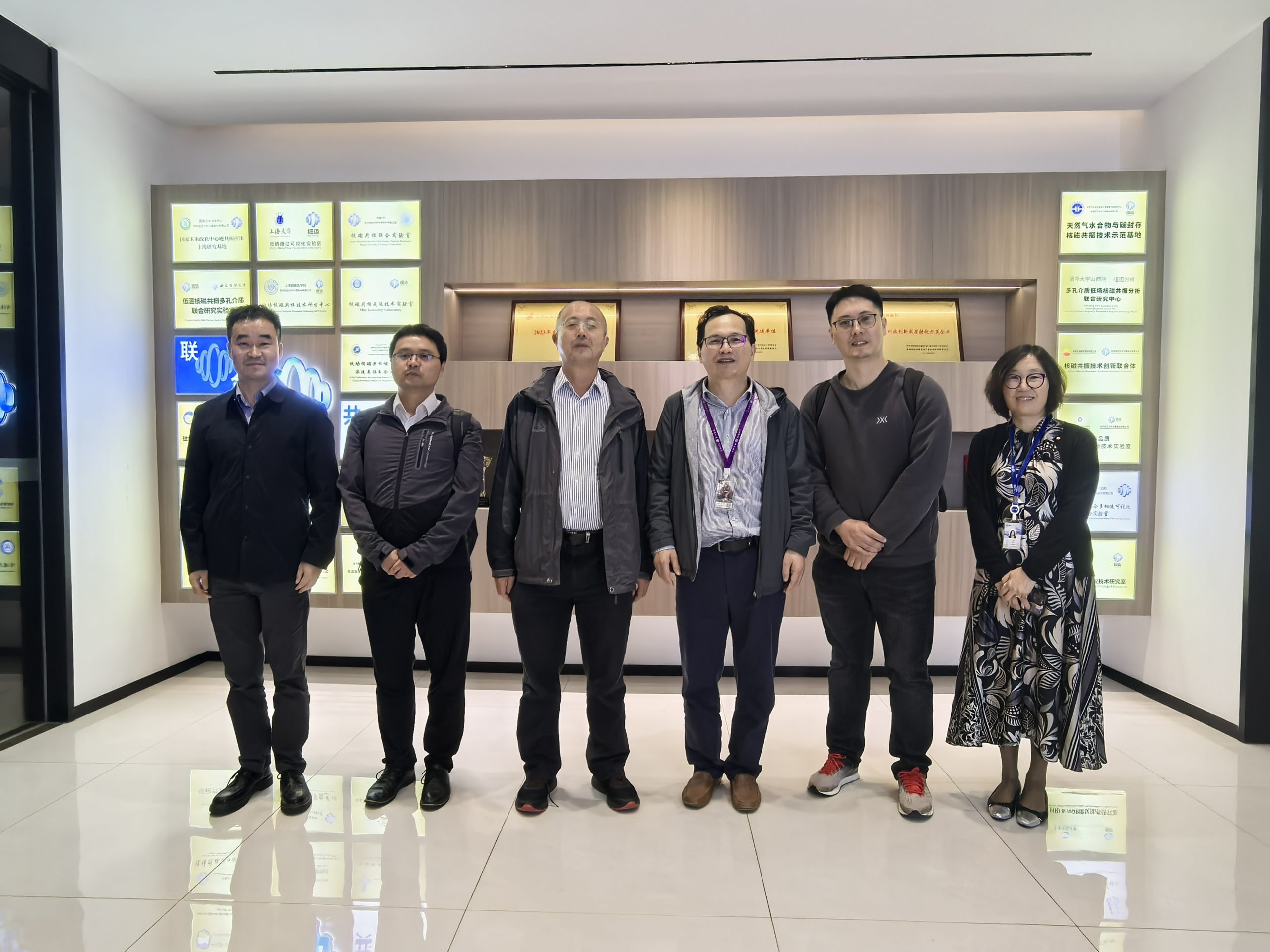 中国石油长城钻探卢毓周高级专家一行到访时搏官方网页版-时搏（中国）
考察指导！